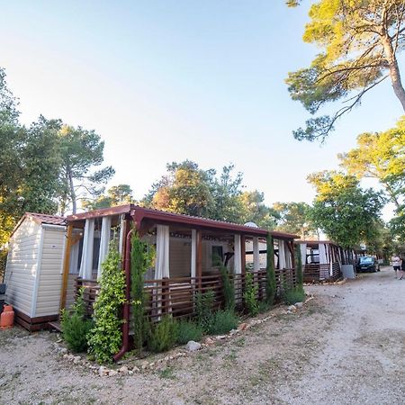 Mobile Home Cube, 3 Bedrooms, Free Parking, Wifi Biograd Na Moru Ngoại thất bức ảnh