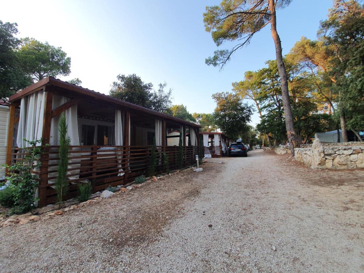 Mobile Home Cube, 3 Bedrooms, Free Parking, Wifi Biograd Na Moru Ngoại thất bức ảnh