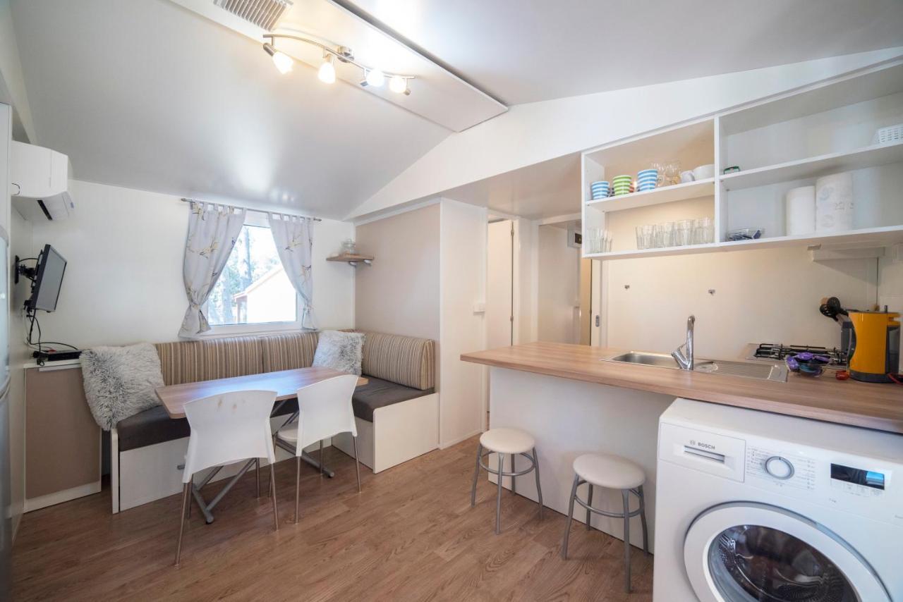 Mobile Home Cube, 3 Bedrooms, Free Parking, Wifi Biograd Na Moru Ngoại thất bức ảnh
