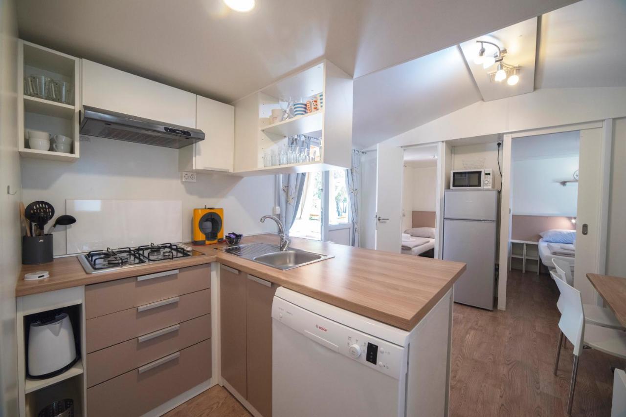Mobile Home Cube, 3 Bedrooms, Free Parking, Wifi Biograd Na Moru Ngoại thất bức ảnh