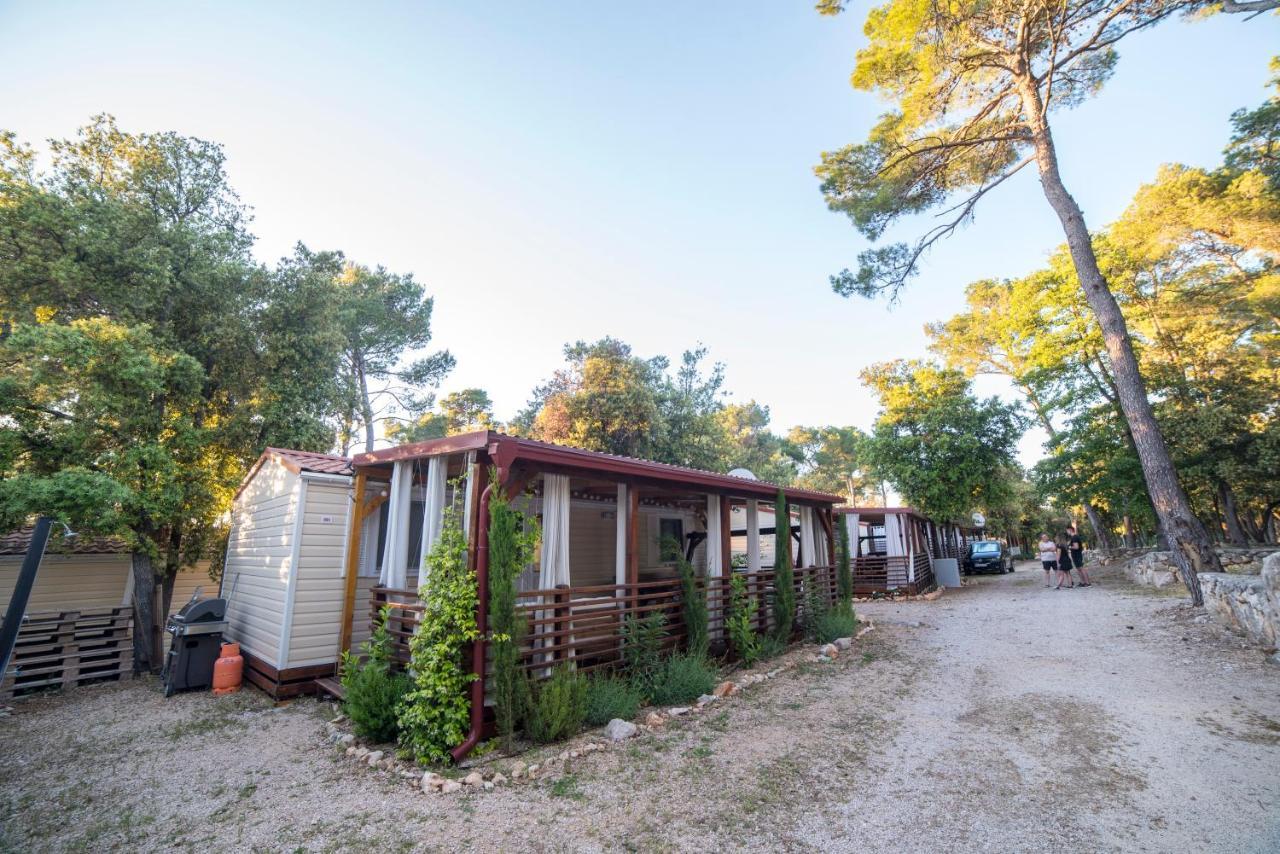 Mobile Home Cube, 3 Bedrooms, Free Parking, Wifi Biograd Na Moru Ngoại thất bức ảnh