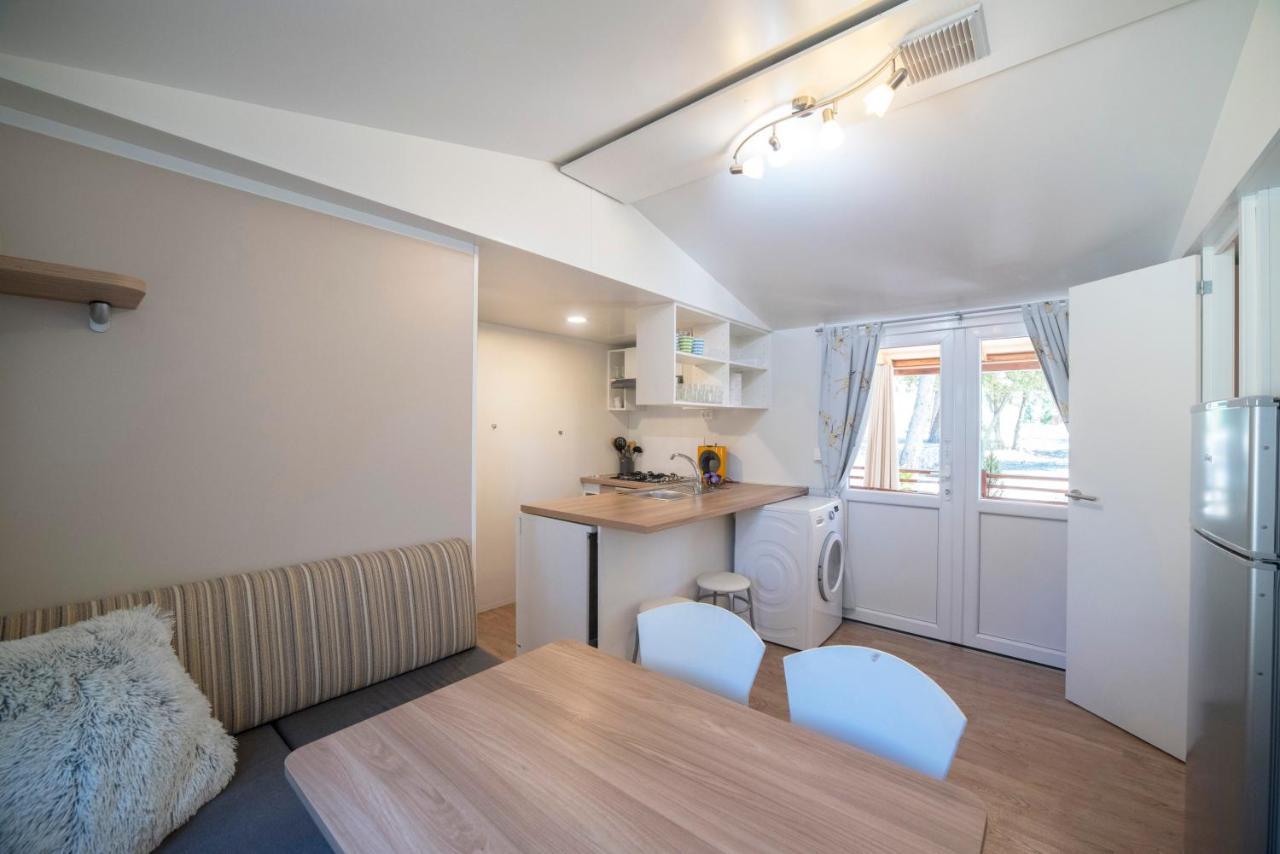 Mobile Home Cube, 3 Bedrooms, Free Parking, Wifi Biograd Na Moru Ngoại thất bức ảnh