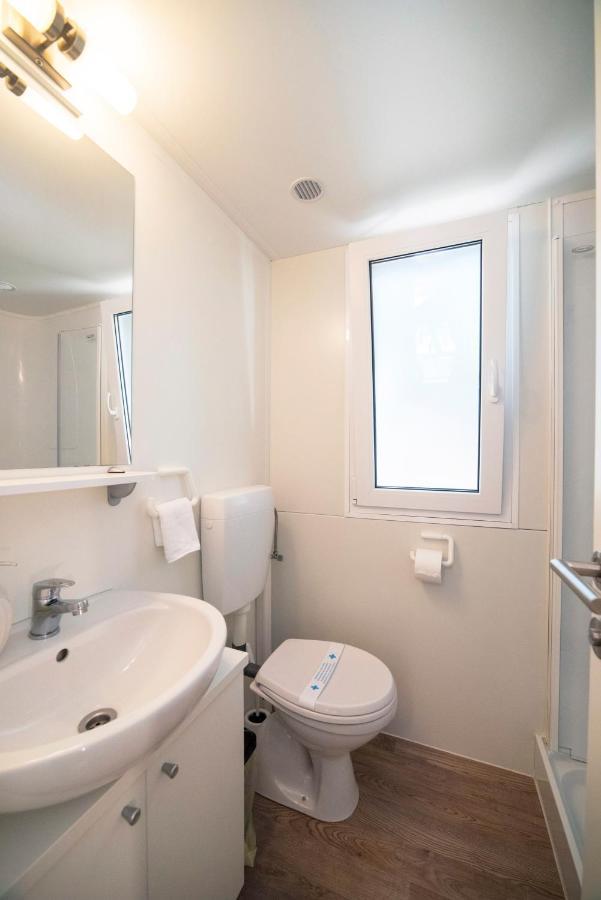 Mobile Home Cube, 3 Bedrooms, Free Parking, Wifi Biograd Na Moru Ngoại thất bức ảnh