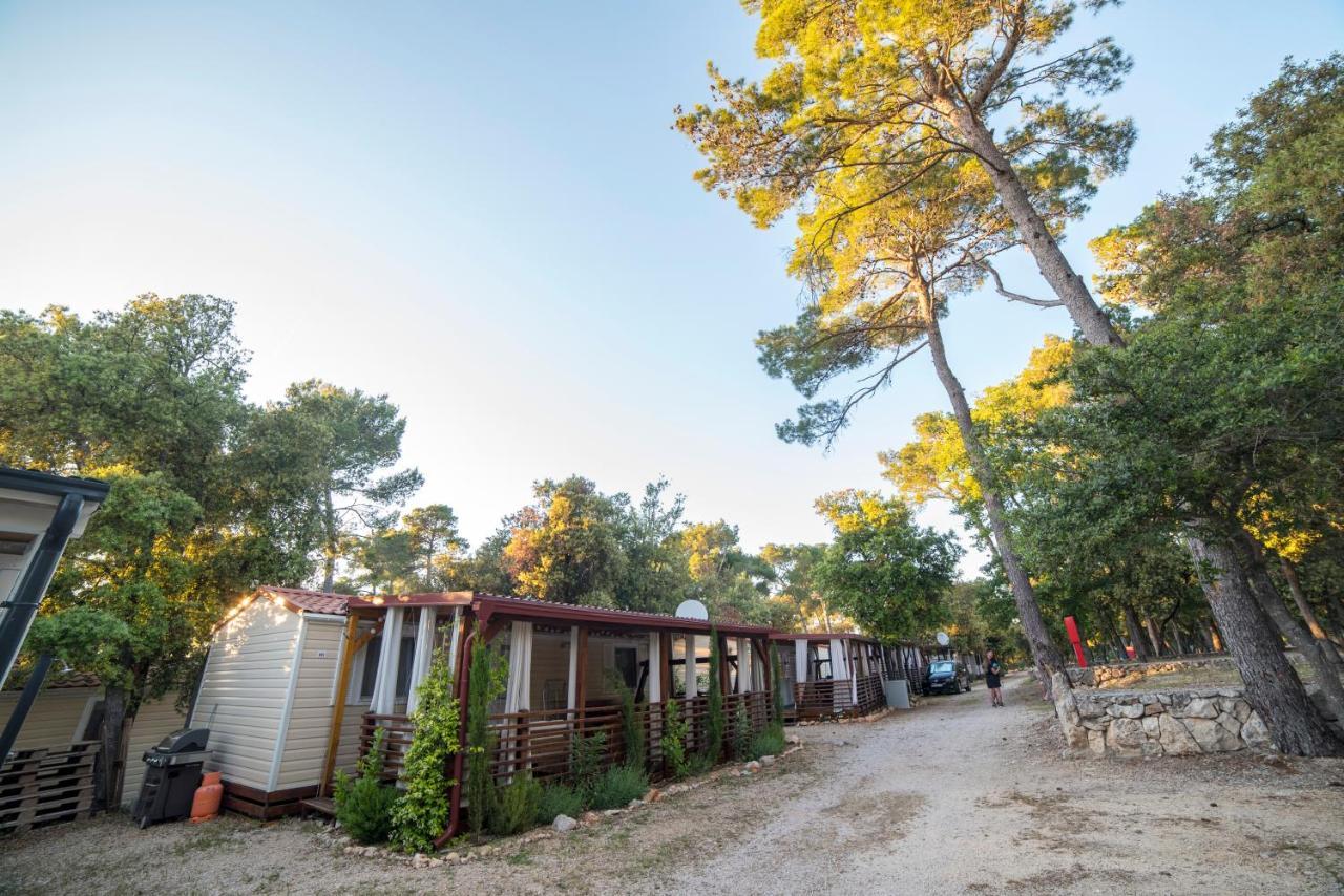 Mobile Home Cube, 3 Bedrooms, Free Parking, Wifi Biograd Na Moru Ngoại thất bức ảnh