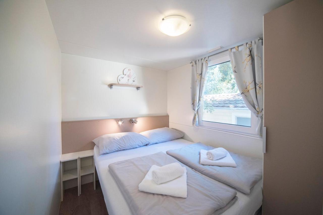 Mobile Home Cube, 3 Bedrooms, Free Parking, Wifi Biograd Na Moru Ngoại thất bức ảnh