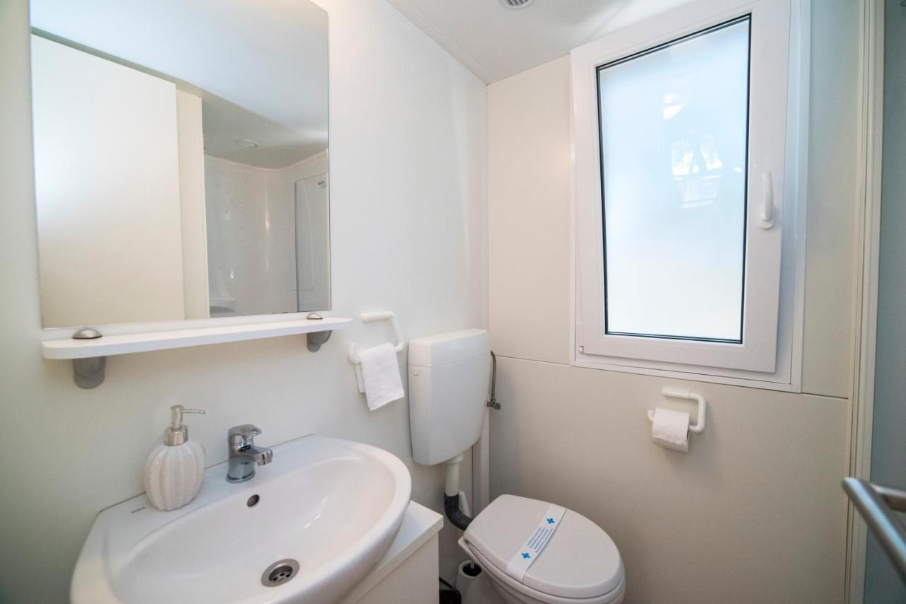 Mobile Home Cube, 3 Bedrooms, Free Parking, Wifi Biograd Na Moru Ngoại thất bức ảnh