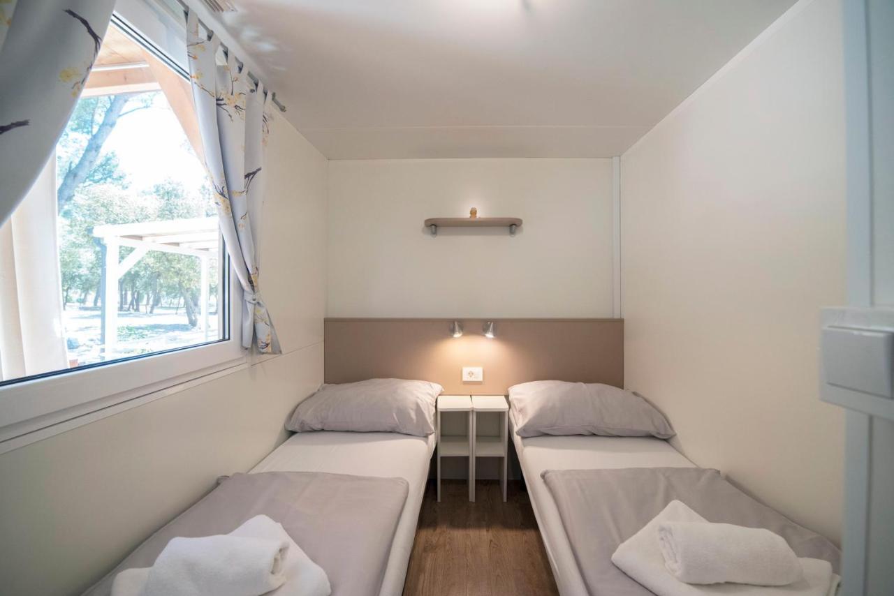 Mobile Home Cube, 3 Bedrooms, Free Parking, Wifi Biograd Na Moru Ngoại thất bức ảnh