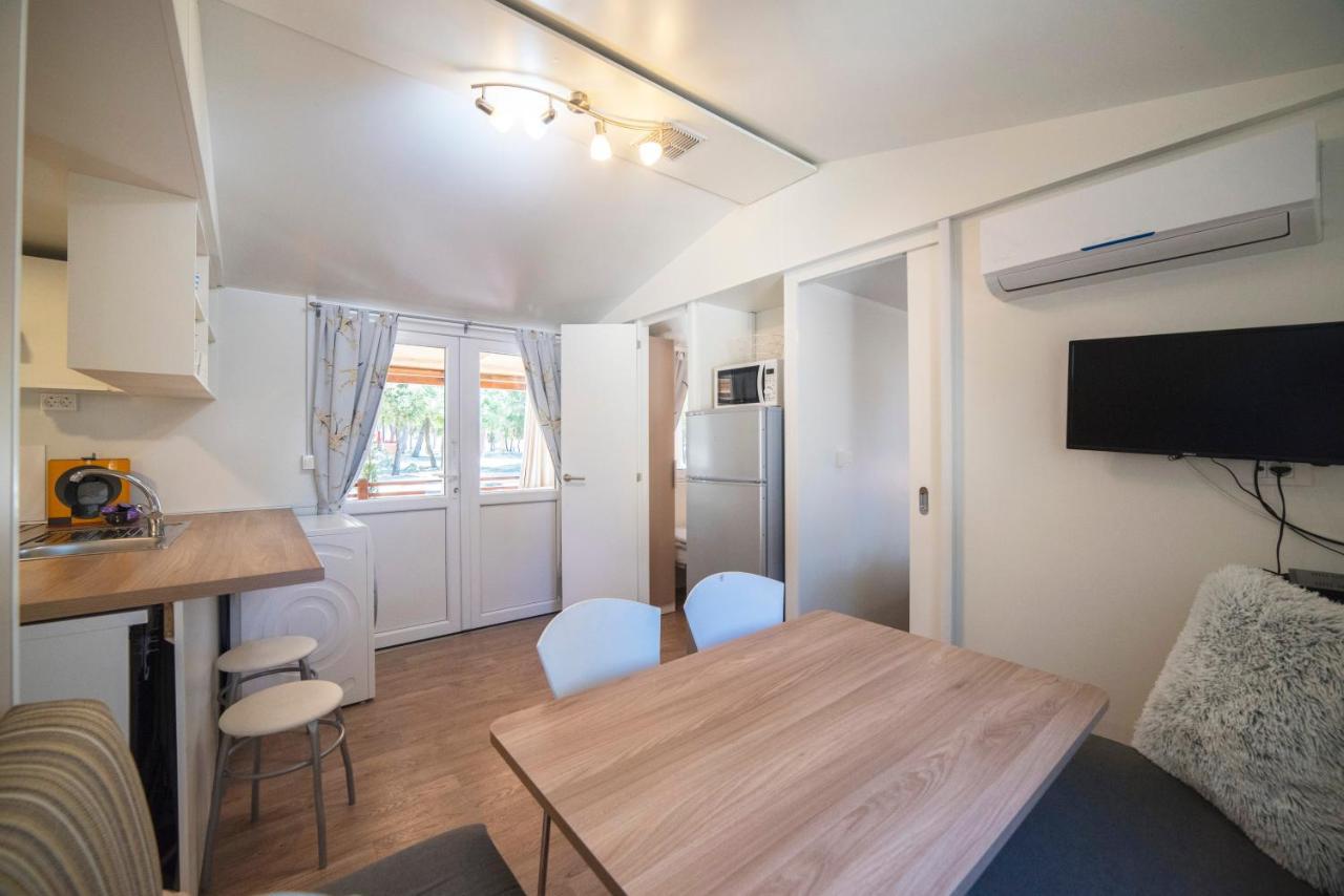 Mobile Home Cube, 3 Bedrooms, Free Parking, Wifi Biograd Na Moru Ngoại thất bức ảnh
