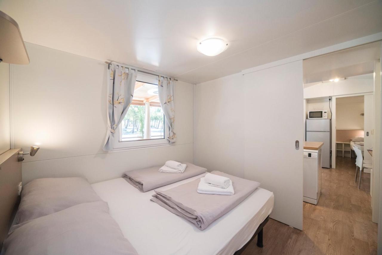 Mobile Home Cube, 3 Bedrooms, Free Parking, Wifi Biograd Na Moru Ngoại thất bức ảnh