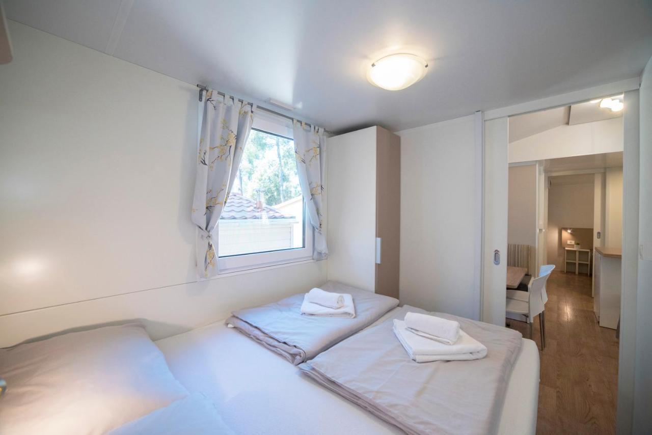 Mobile Home Cube, 3 Bedrooms, Free Parking, Wifi Biograd Na Moru Ngoại thất bức ảnh